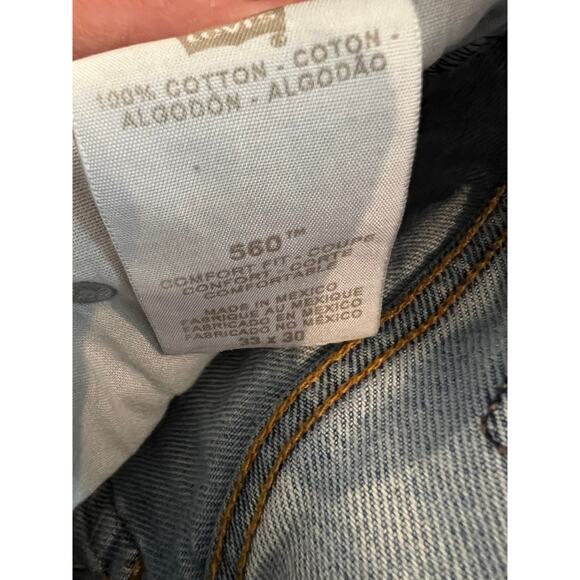 Vintage Levis 560 frayed hem high waisted denim jean shorts - Picture 7 of 8